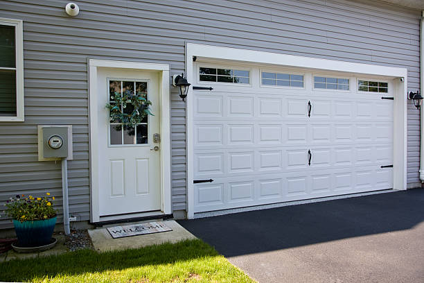 24/7 Emergency Garage Door Panel Replacement experts in Freeland, WA